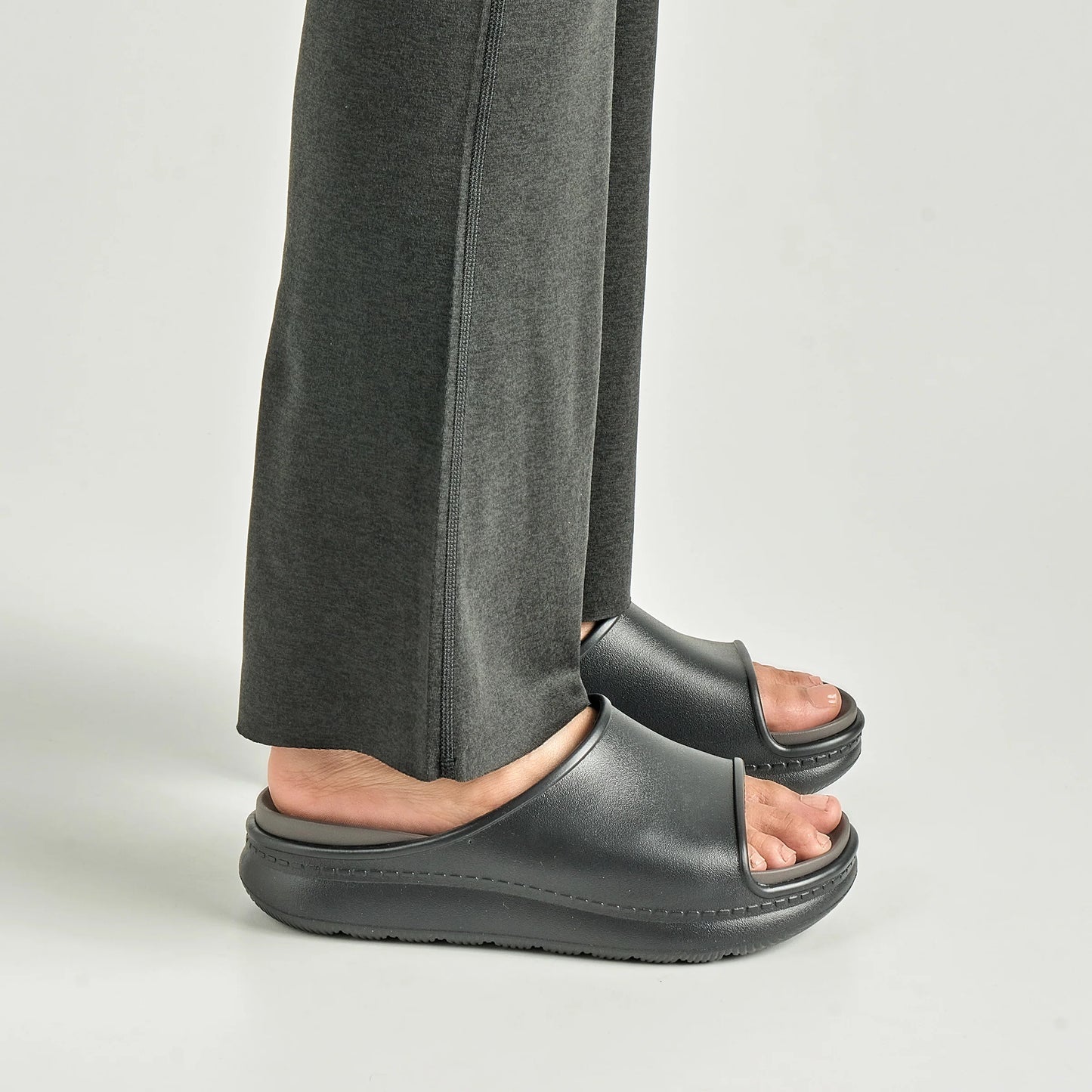 Devyn Black Molded