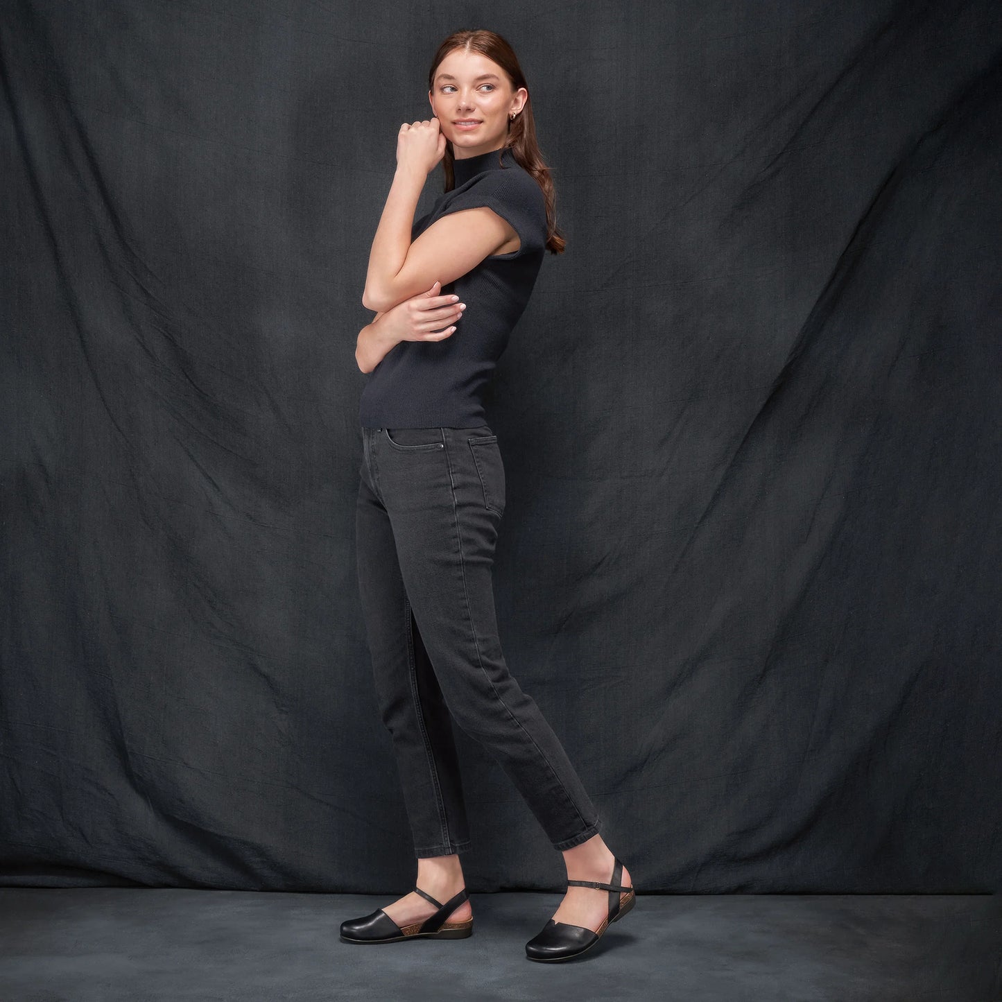 Rowan Wide Black Waxy Burnished