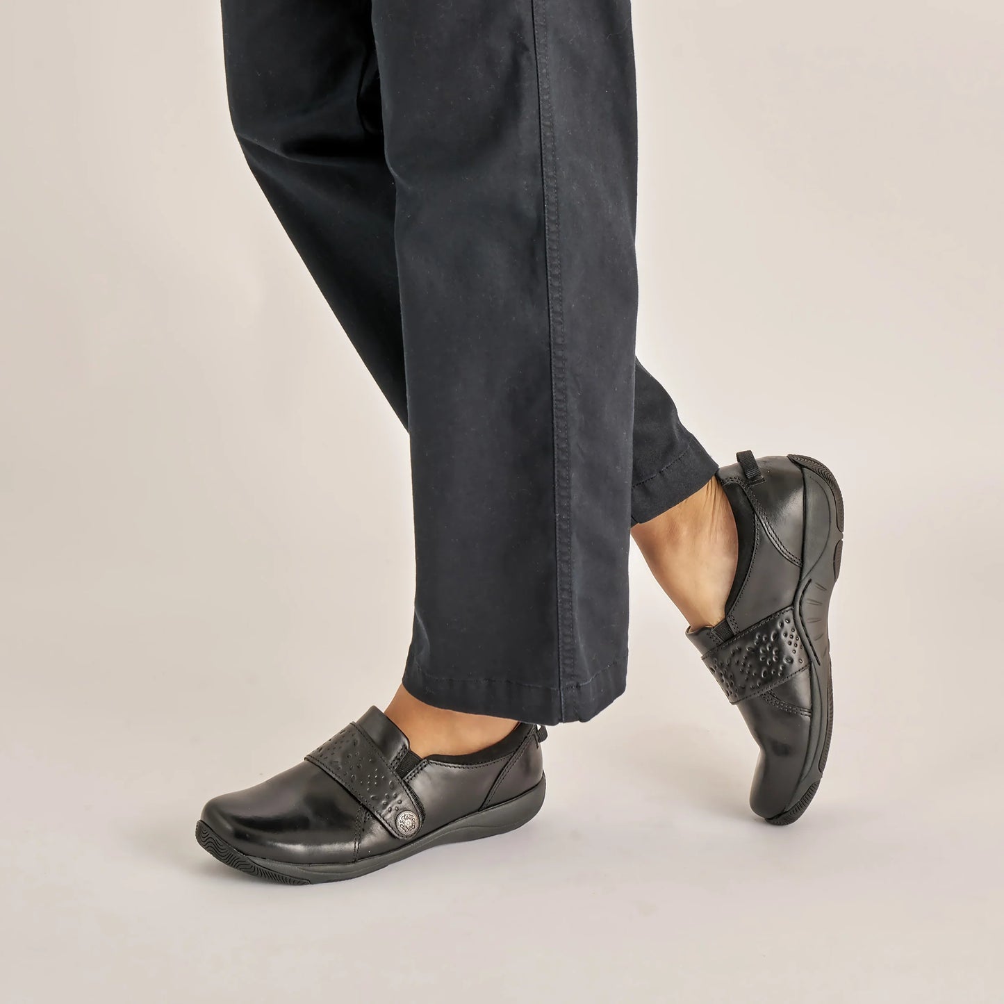 Sallie Wide Black Waxy Burnished
