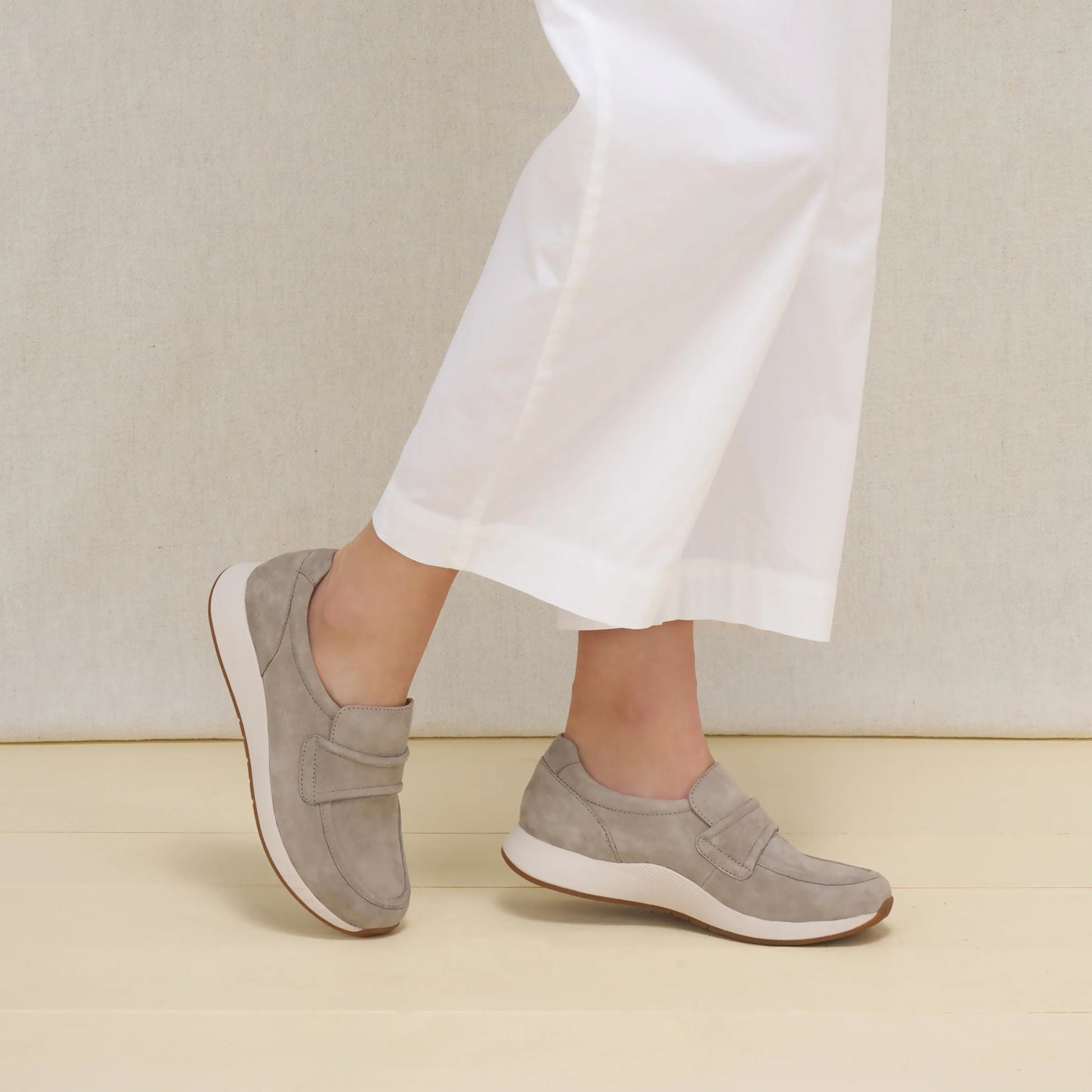 Clementine Light Grey Nubuck