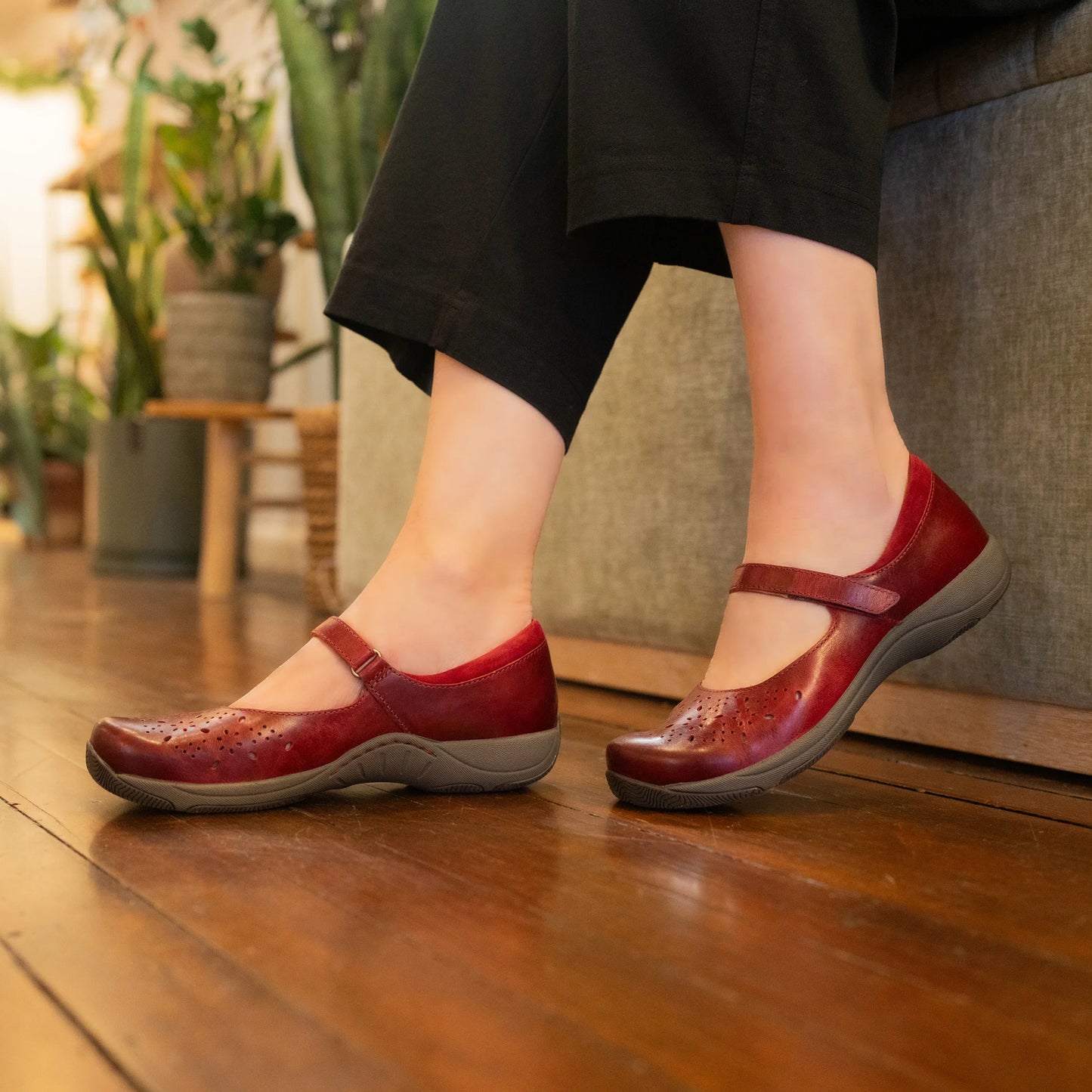 Stacy Red Waxy Burnished