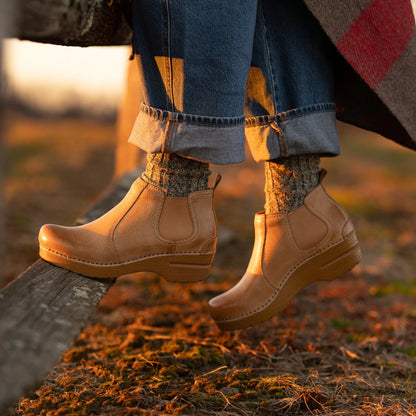 Frankie Honey Distressed Heritage